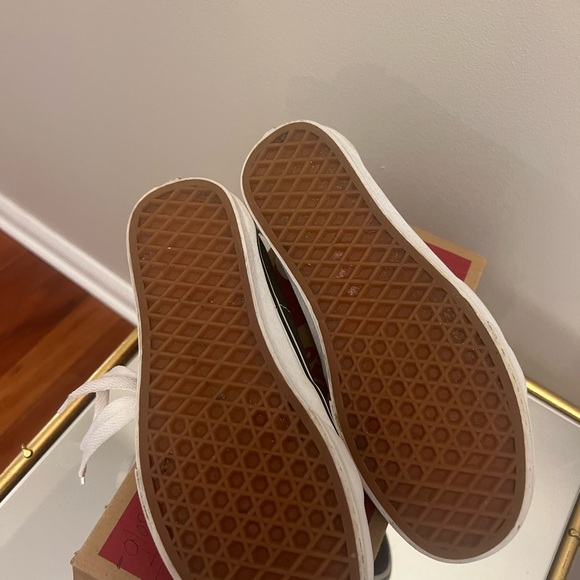 Vans canvas / suede Sk-8 low sneaker.  4.5 big boys   6.0 women - Picture 5 of 6